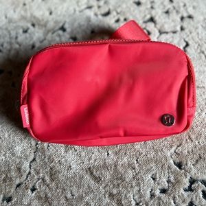 NWT Everywhere Belt Bag